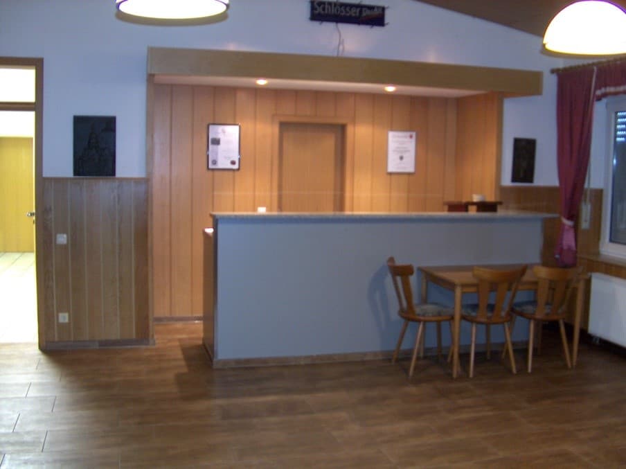 Vereinsraum mit Thekenanlage